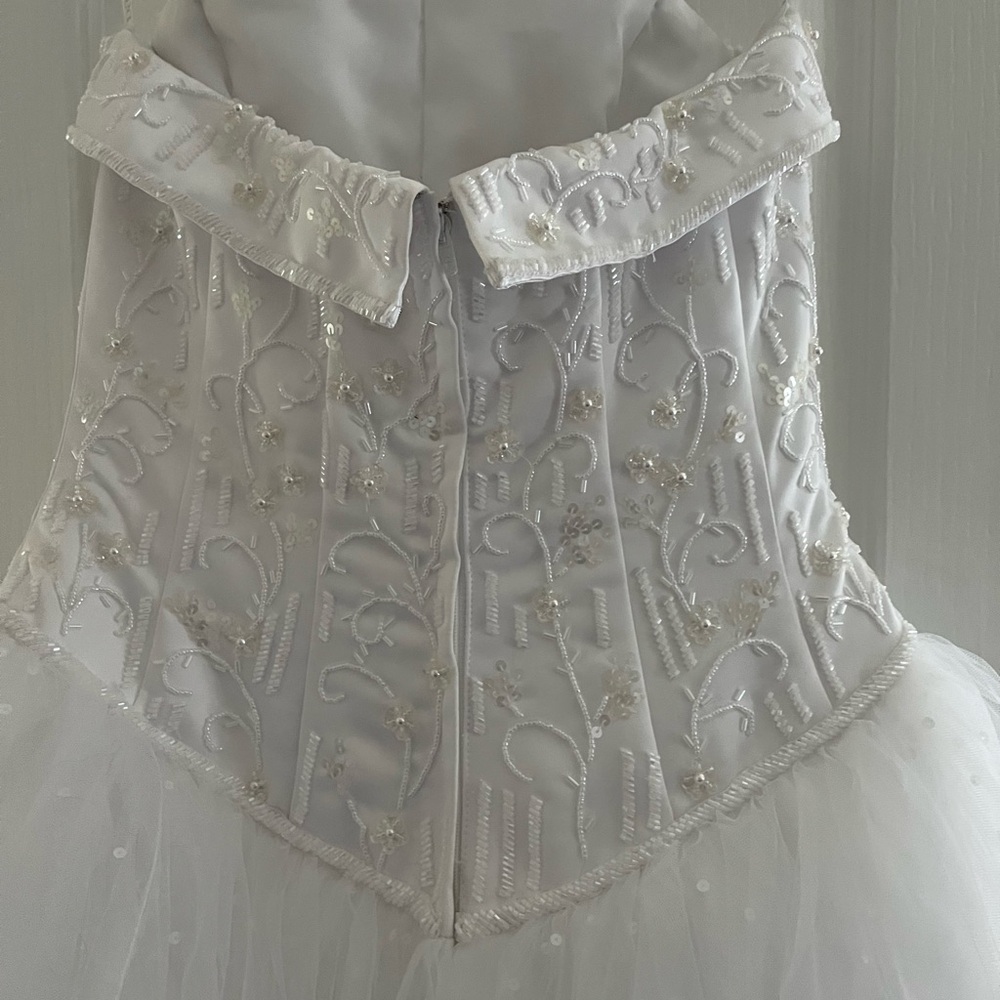 David's Bridal White Tulle Ball Gown - Picture 4 of 6
